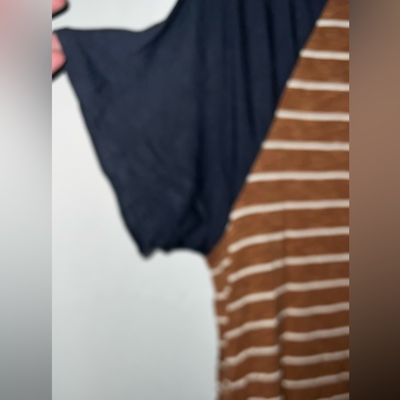 Varsity Striped Lace Up V Neck Tee - Picture 6 of 9